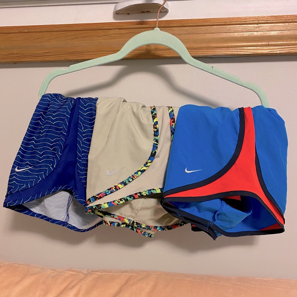 NIKE TEMPO SHORT BUNDLE